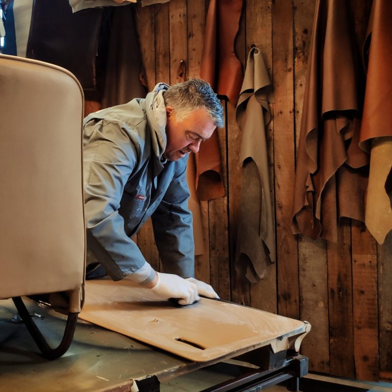 leendert aan het werk